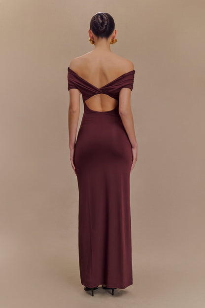 Imogen Robe Maxi Épaules Découvertes et Défluente - Brun-Rouge