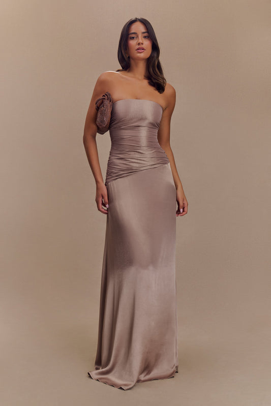 Serena, robe maxi en taffetas sans bretelles - Bronze Taupe