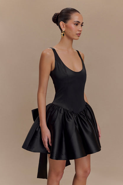 Mini-robe en satin Felicia avec nœud - Noir
