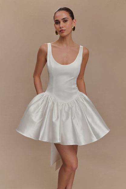 Mini-robe Felicia en satin avec nœud - Blanc