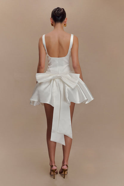 Mini-robe Felicia en satin avec nœud - Blanc