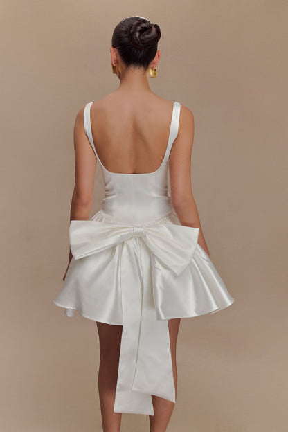 Mini-robe Felicia en satin avec nœud - Blanc