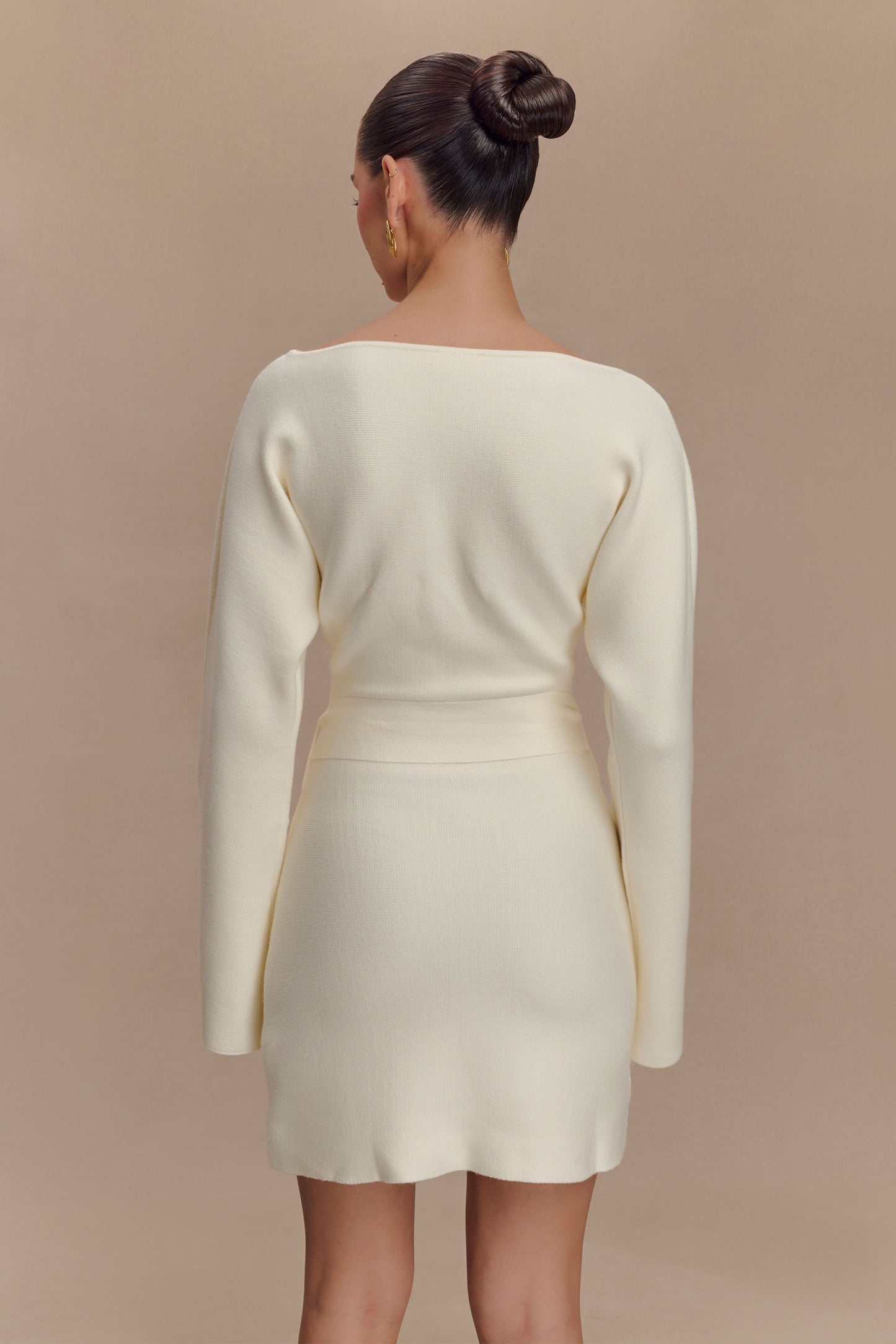Mini-robe en tricot Kassie à nouer avec ceinture - Ivoire