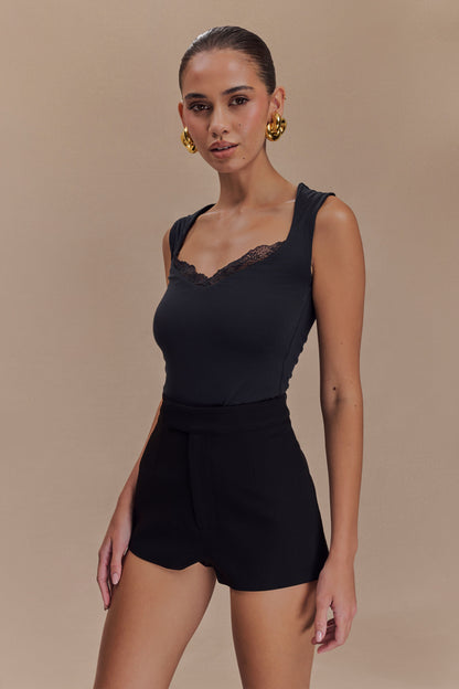 T-shirt en modal avec bordure en dentelle Tatianna - Noir
