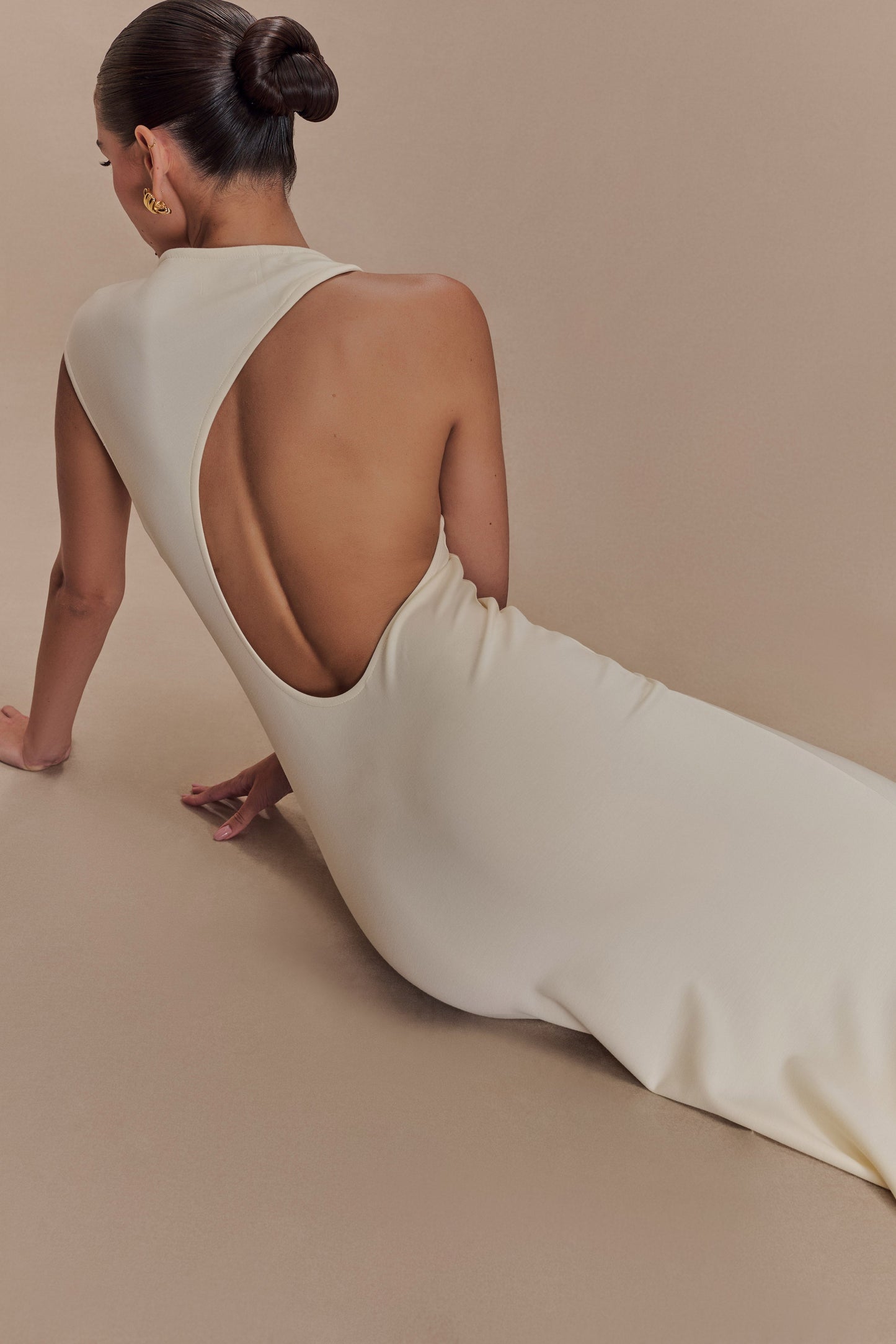 Robe longue en jersey scuba Katerina avec découpes - Ivoire