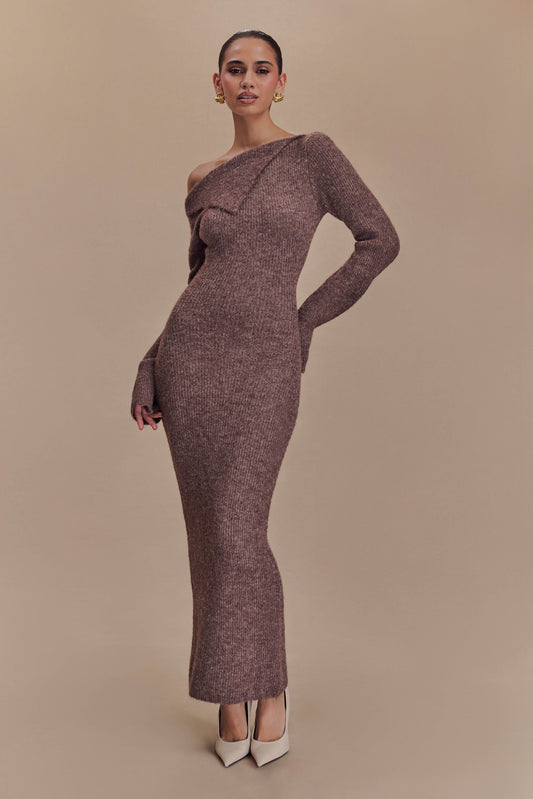 Robe mi-longue en tricot moelleux, à épaule dénudée, couleur magenta - couleur pécan