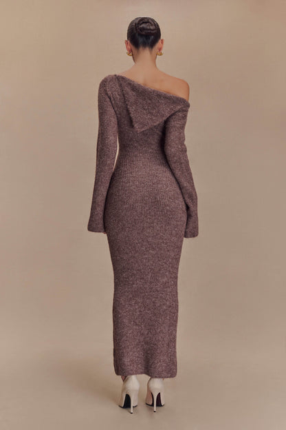 Robe mi-longue en tricot moelleux, à épaule dénudée, couleur magenta - couleur pécan