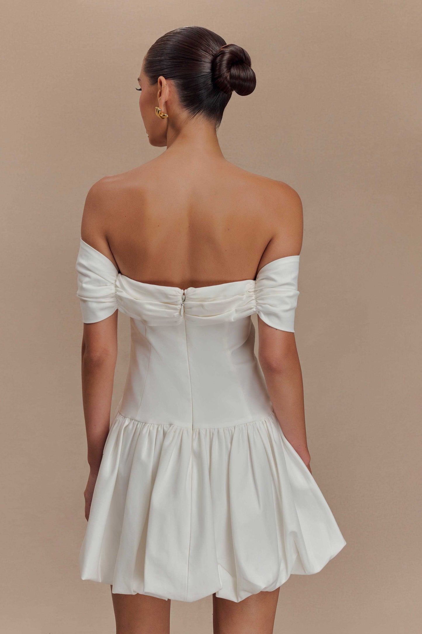Mini-robe Giovanna à épaules dénudées - Blanche