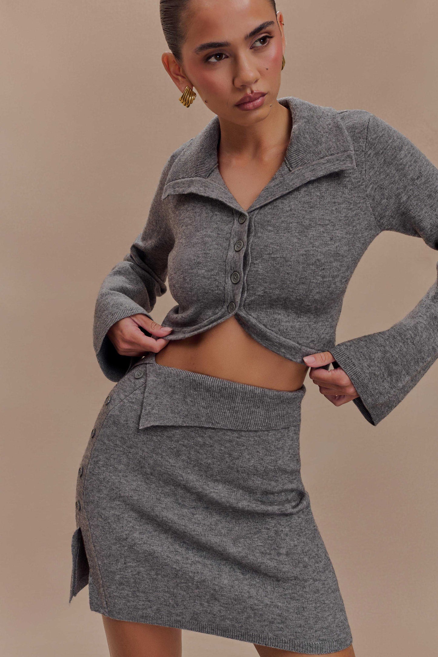 Gilet en tricot à ourlet incurvé Annabelle - Gris anthracite