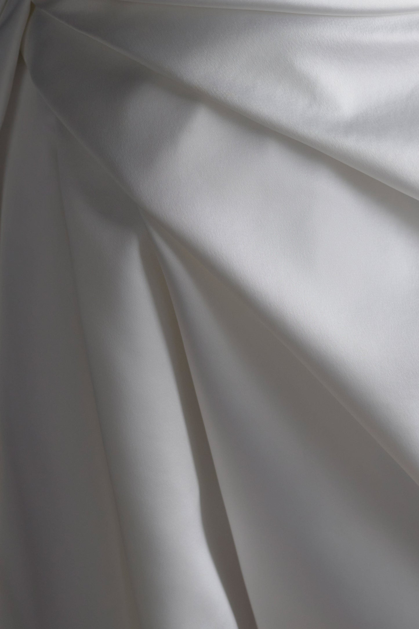 Mini-robe satinée sans bretelles Lora - Blanche