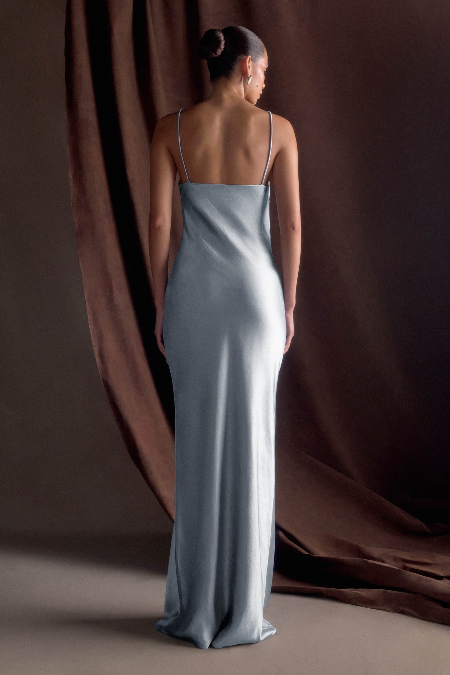 Lilly Robe Maxi en Satin à Col en Forme de Coeur - Bleu Glacé