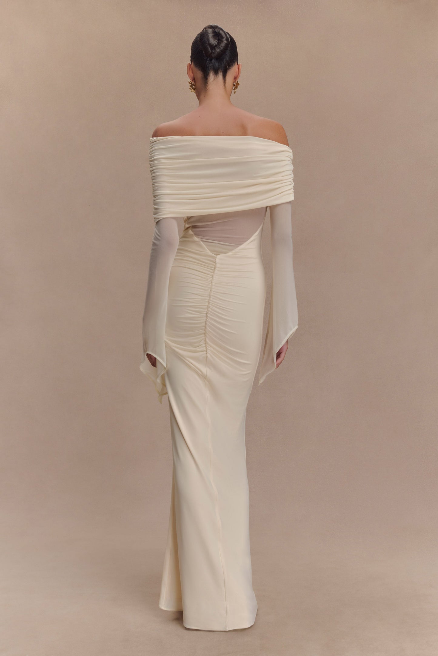 Robe maxi dénudée et en maille à une épaule Kaitlin - Ivoire