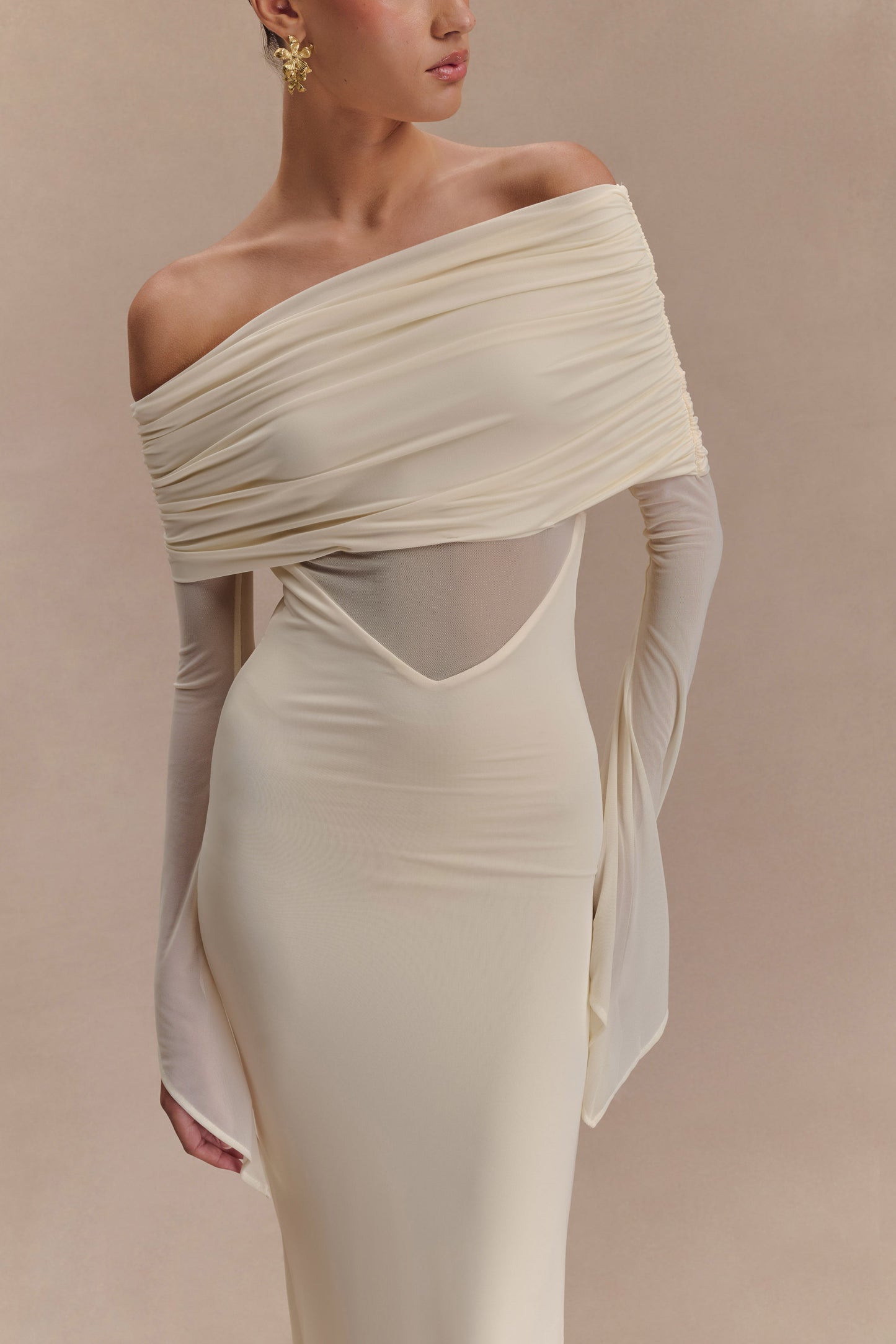Robe maxi dénudée et en maille à une épaule Kaitlin - Ivoire