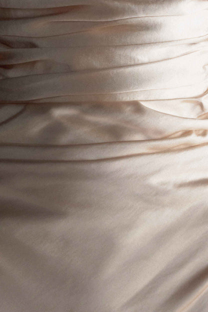 Robe longue satinée sans bretelles Cedar - Or rosé