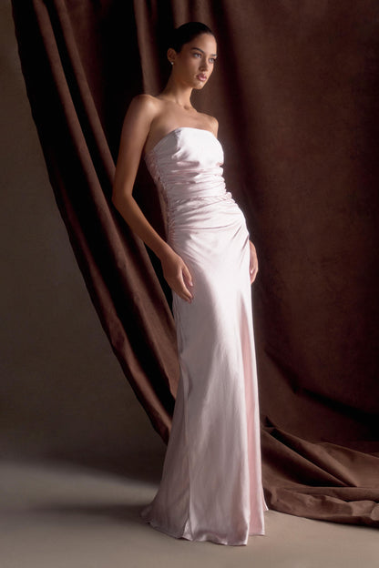 Robe longue satinée sans bretelles Cedar - Rose clair