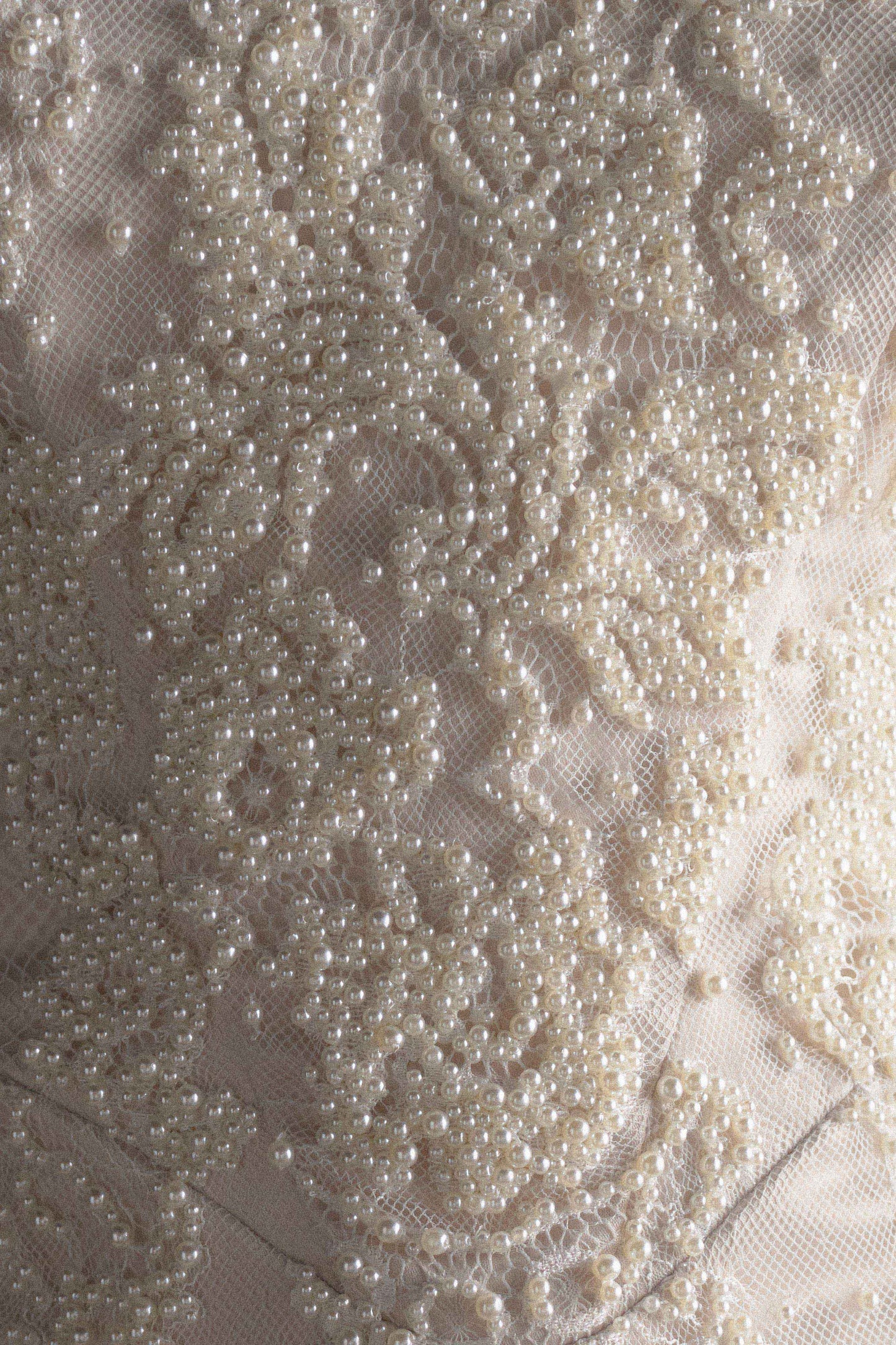 Mini-robe Eva en dentelle et perles perlées à la main - Blanc