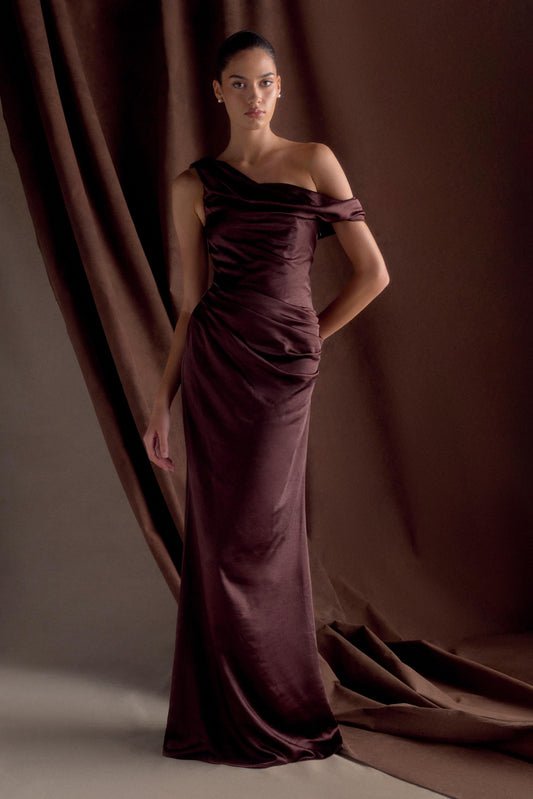 Robe Maxi en Satin Dalia à Manches Décolletées - Chocolat Noir