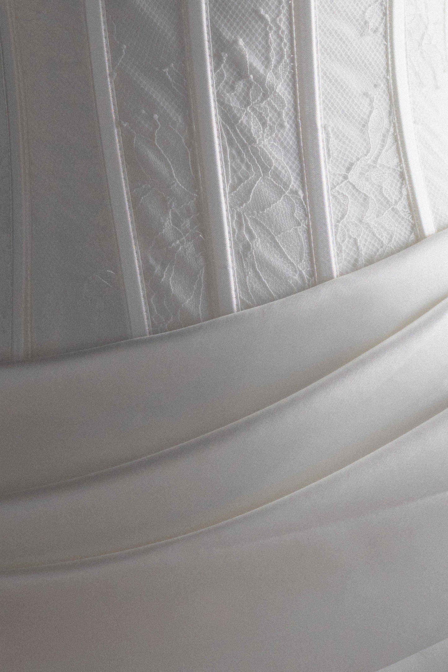 Galia Robe Corset en Satin - Blanc