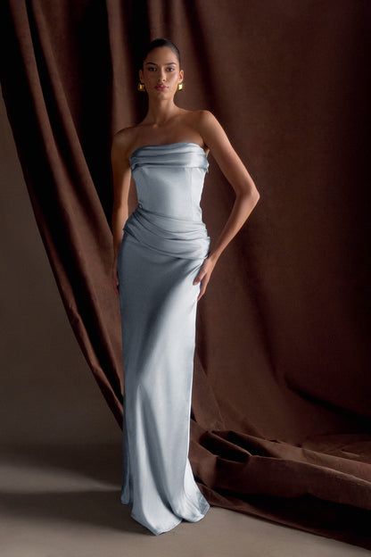 Jasmine Robe Maxi Satin Sans Bretelles - Bleu Glacé