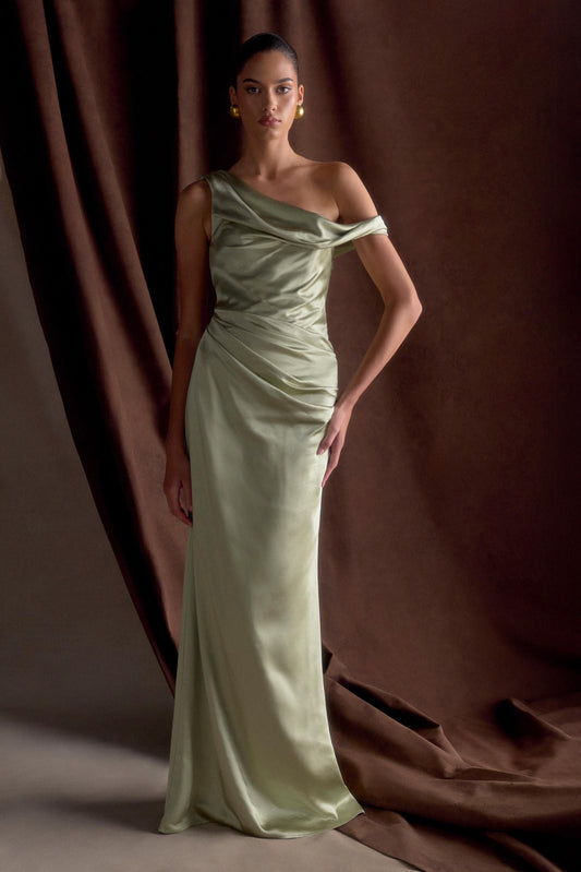 Robe maxi en satin Dalia à épaules dénudées - Senteur de sauge