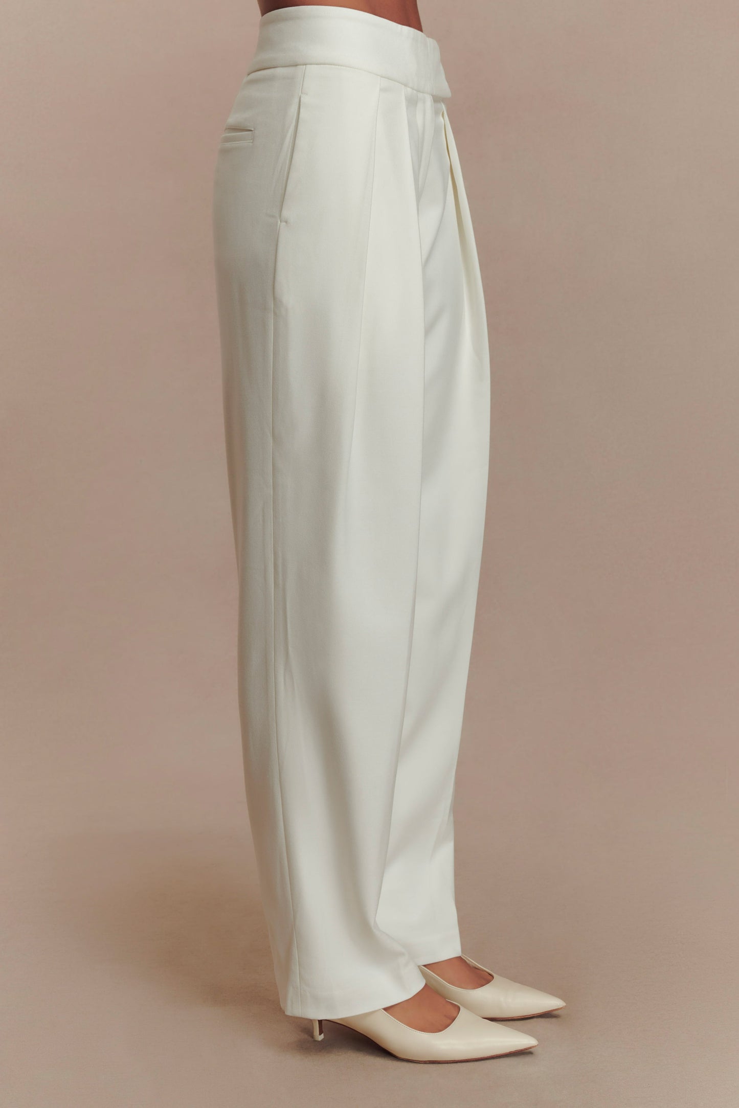 Pantalon à taille haute et plis Penelope - Ivoire