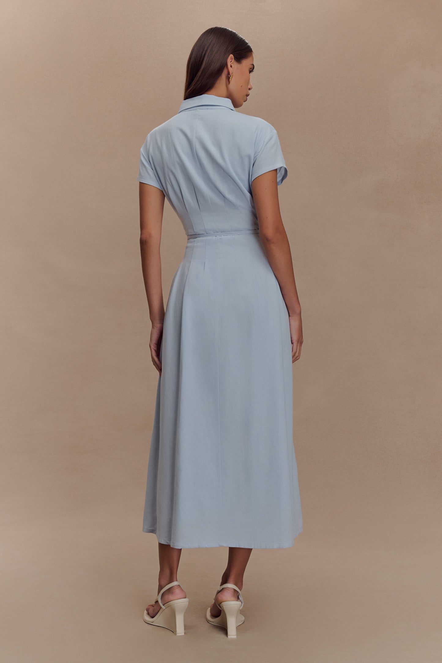 Robe midi en lin à boutons Aysha - Bleu bleuet