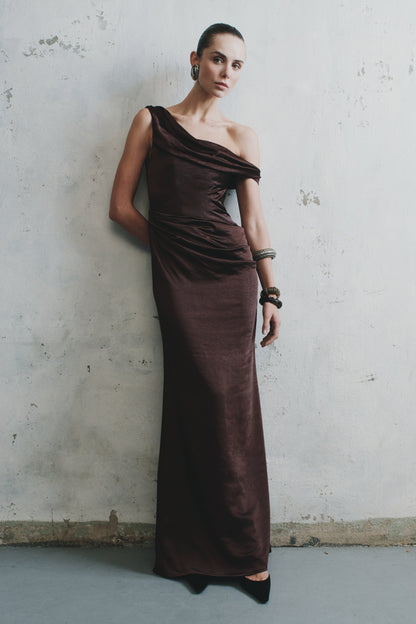 Robe Maxi en Satin Dalia à Manches Décolletées - Chocolat Noir
