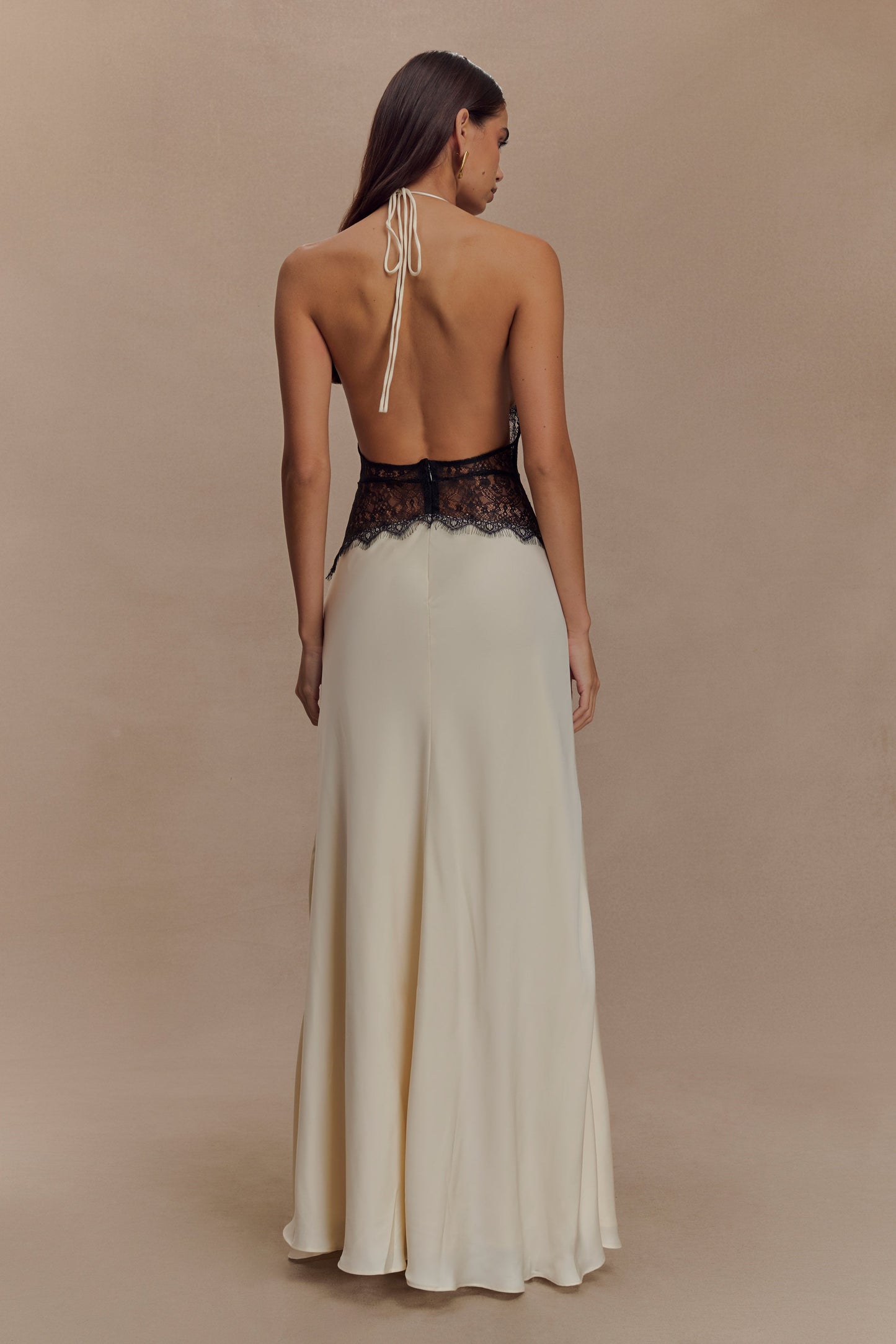 Maxi-robe en dentelle et satin Dinah - Noir/Ivoire