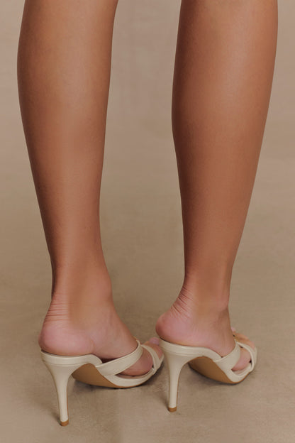 Jodie, talons hauts avec ornements métalliques - Ivoire