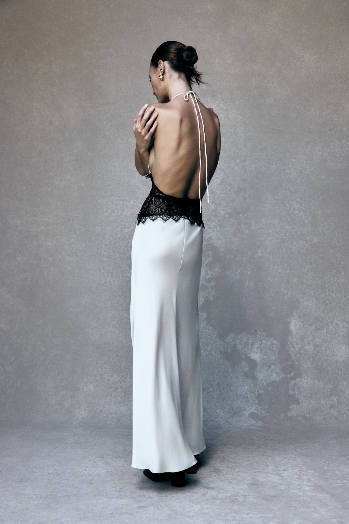 Maxi-robe en dentelle et satin Dinah - Noir/Ivoire