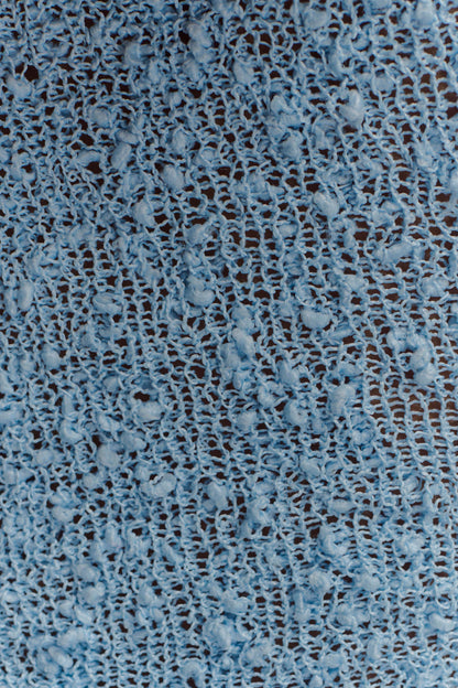 Top en tricot bouclé à épaules dénudées Chloe - Bleu clair
