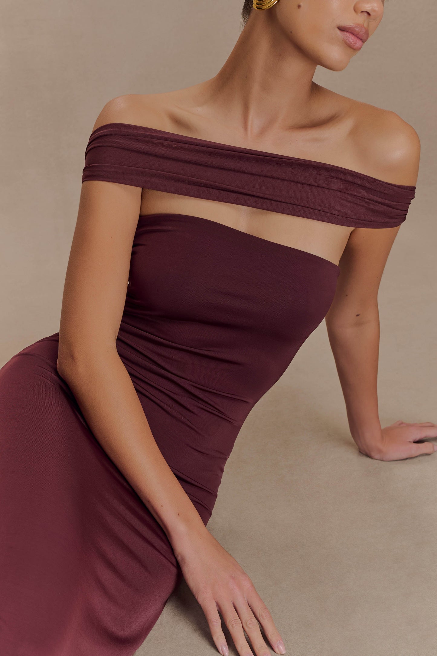 Robe Maxi Aurora en Mousseline et Maille avec Fente - Marron Foncé