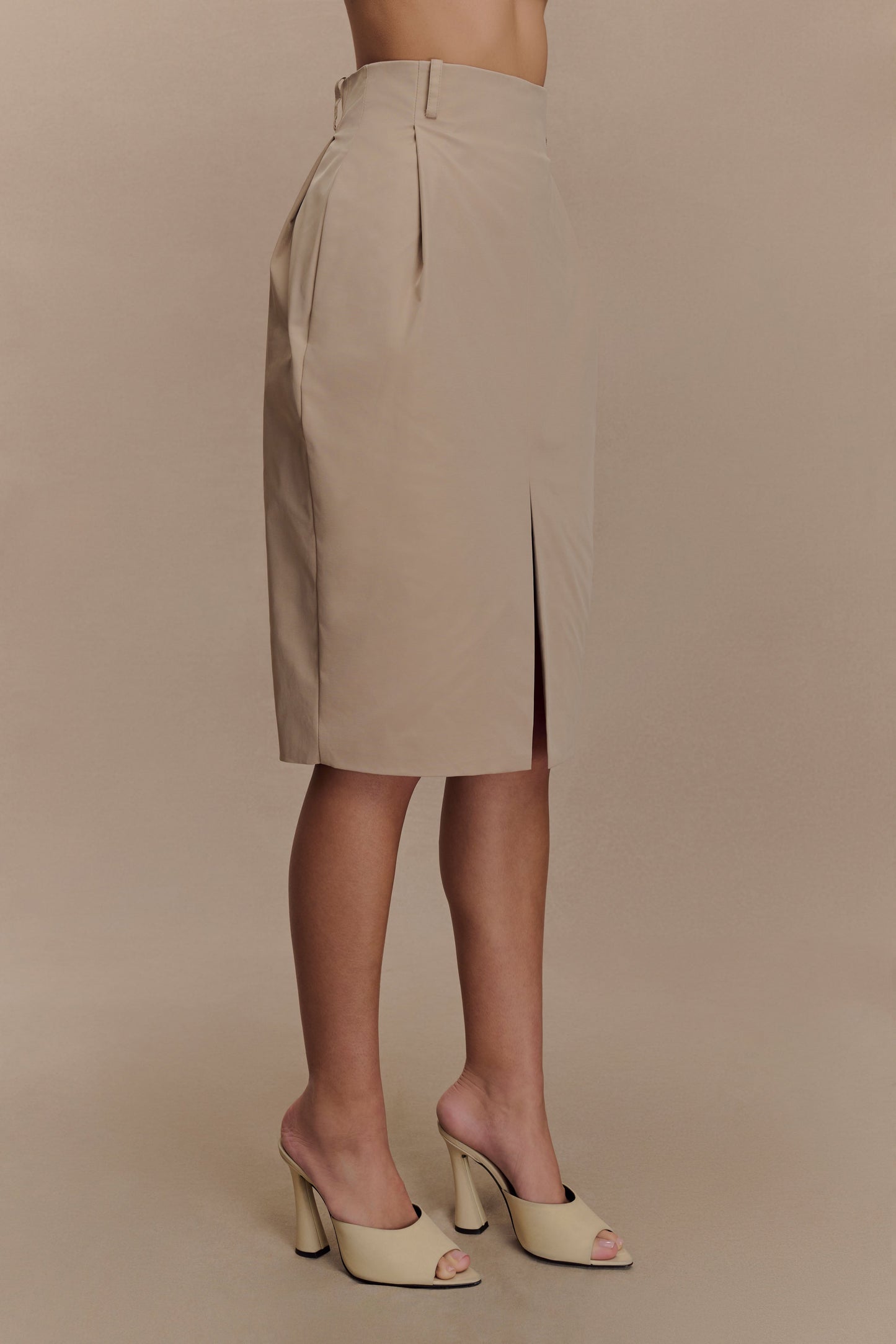 Jupe mi-longueur Vera en twill avec fente avant - Camel