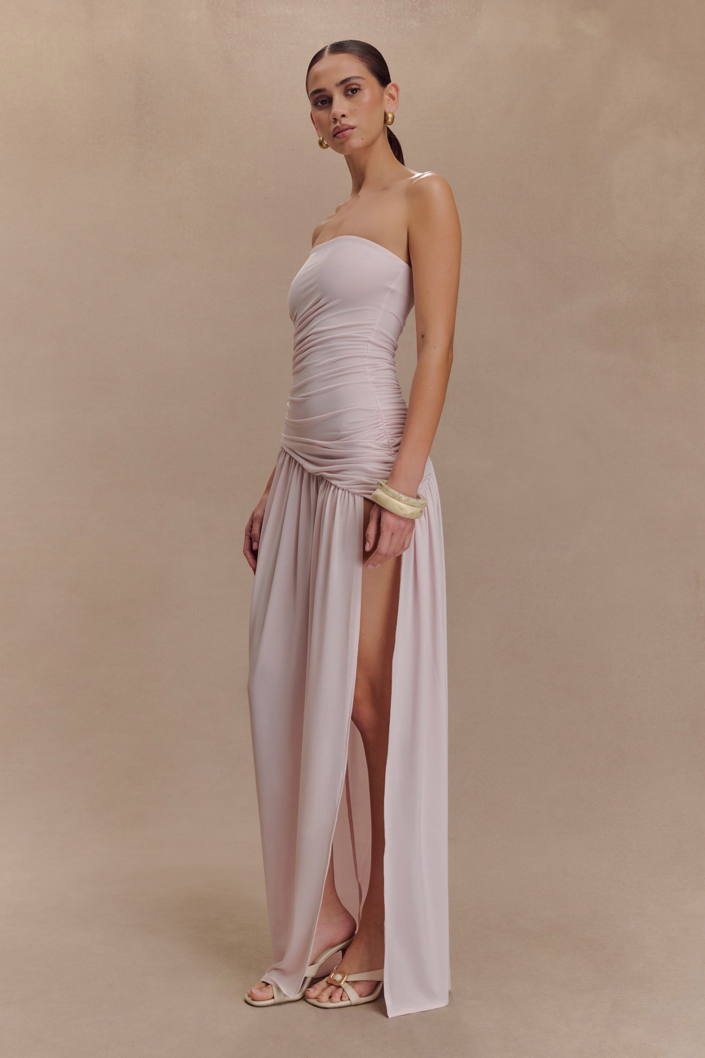 Robe Maxi Slinky Sans Bretelles Bex avec Fente - Rose Pâle