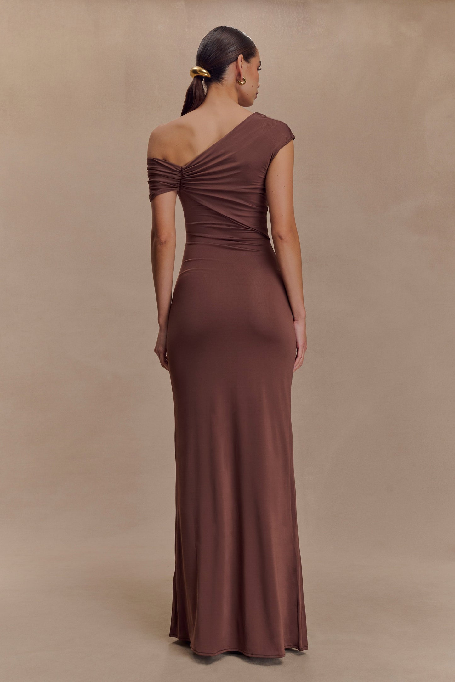 Robe Maxi Asymétrique et Étroite Ashford - Chocolat