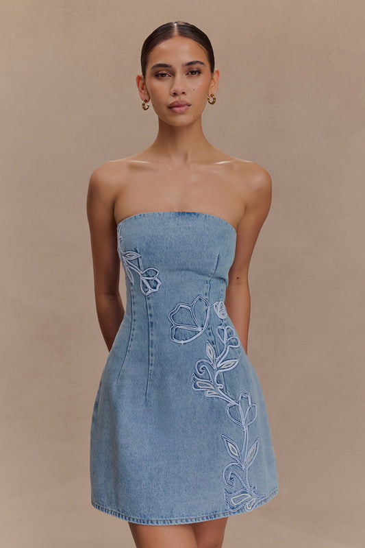 Mini-robe en jean brodée Akira - Bleu moyen
