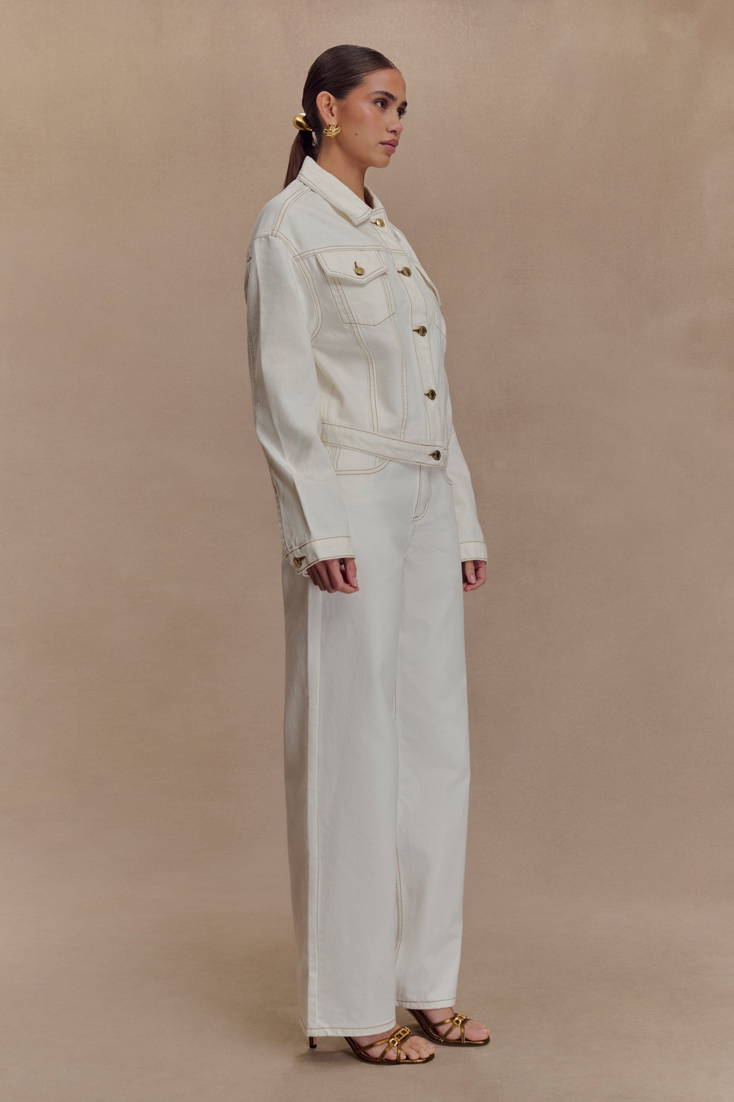 Veste en jean à taille ajustée Kirra - Blanche