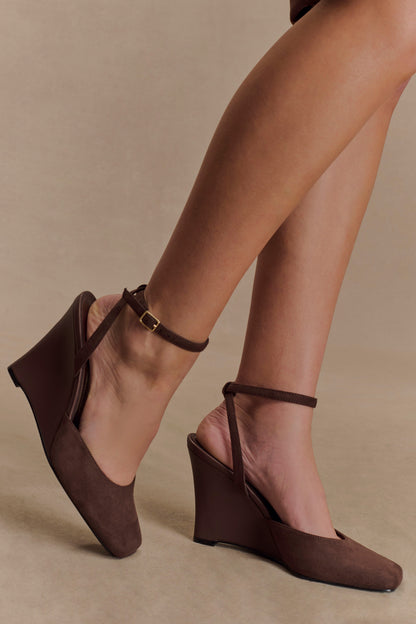 Escarpin à talon compensé en daim synthétique Kaleen - Chocolat