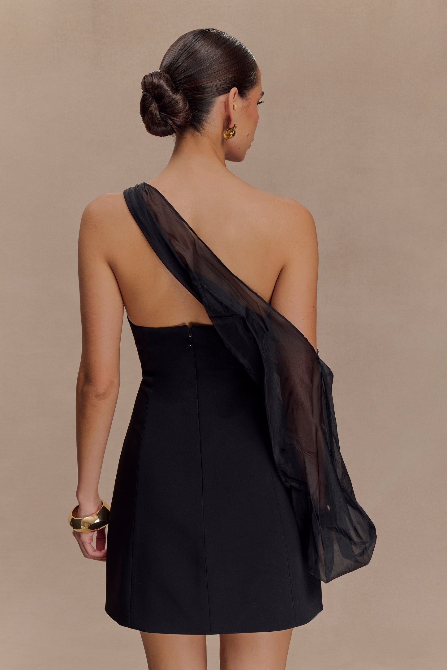 Mini-robe Effie en organza à une seule manche - Noir