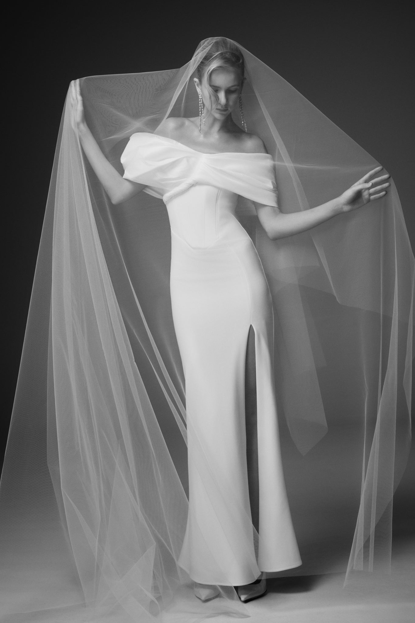Robe en crêpe Aphrodite à épaules dénudées - Ivoire