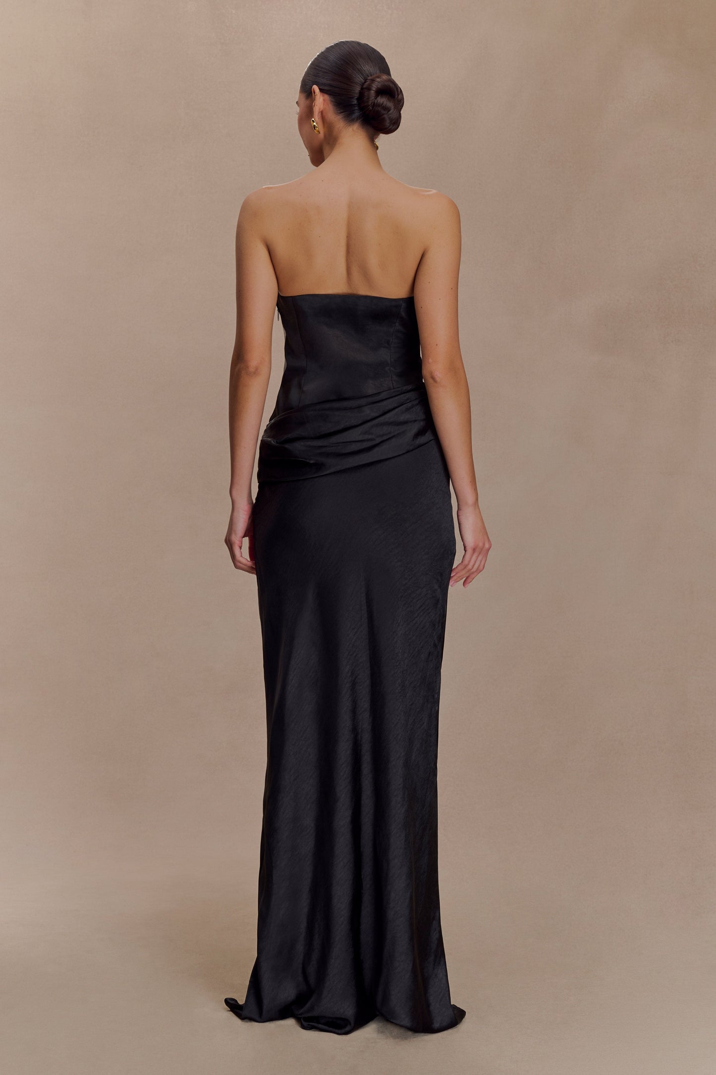 Jasmine Robe Maxi en Satin Sans Bretelles - Noir