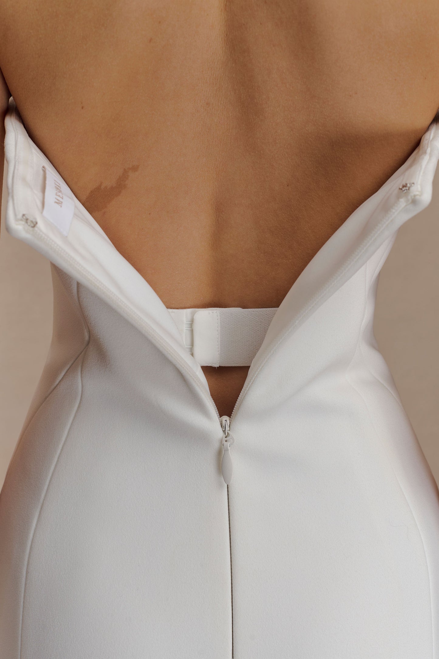 Robe Maxi Kalila en Crêpe Sans Bretelles - Blanche
