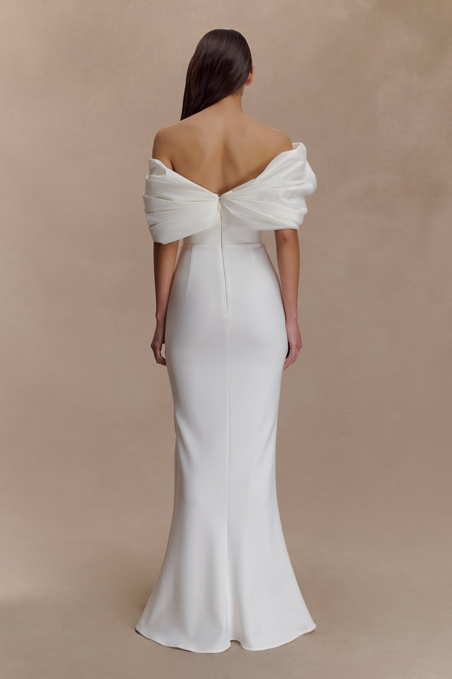Robe en crêpe Aphrodite à épaules dénudées - Ivoire