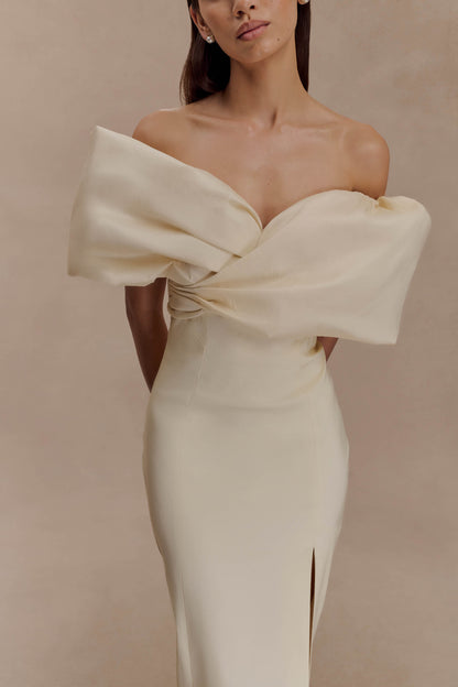 Robe de mariée Angelica en taffetas, épaules dénudées - Beige clair