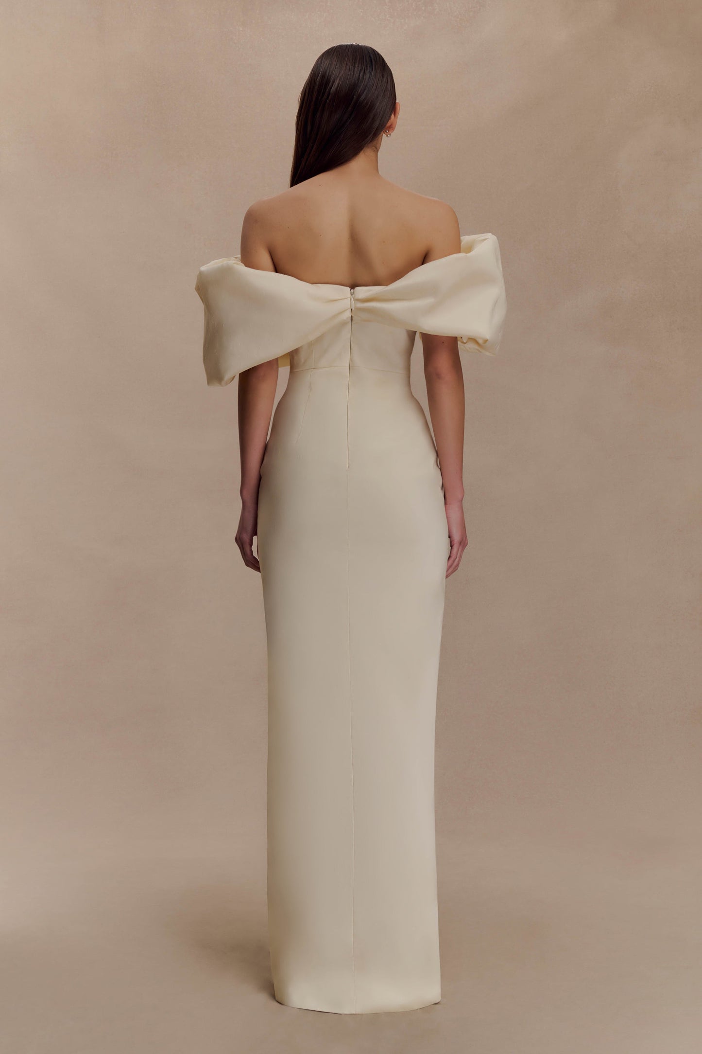 Robe de mariée Angelica en taffetas, épaules dénudées - Beige clair