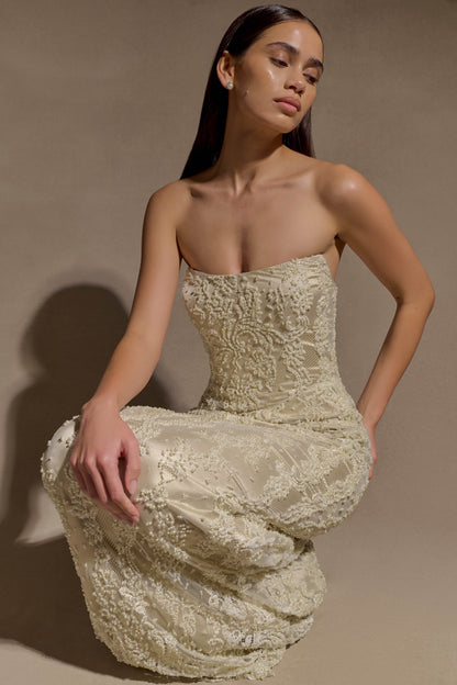 Robe Maxi Eva en Dentelle et Perles Brodées à la Main - Blanche