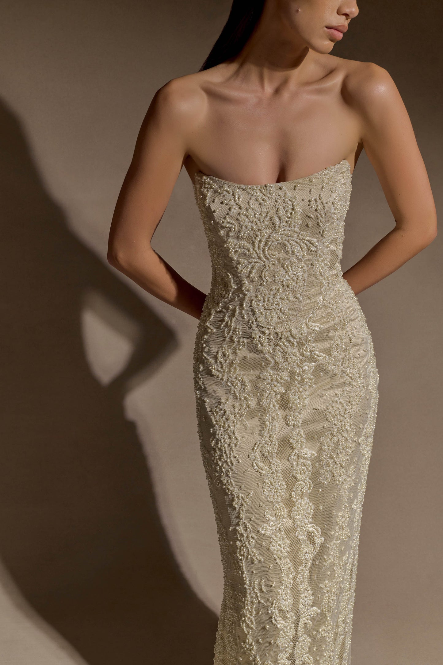 Robe Maxi Eva en Dentelle et Perles Brodées à la Main - Blanche