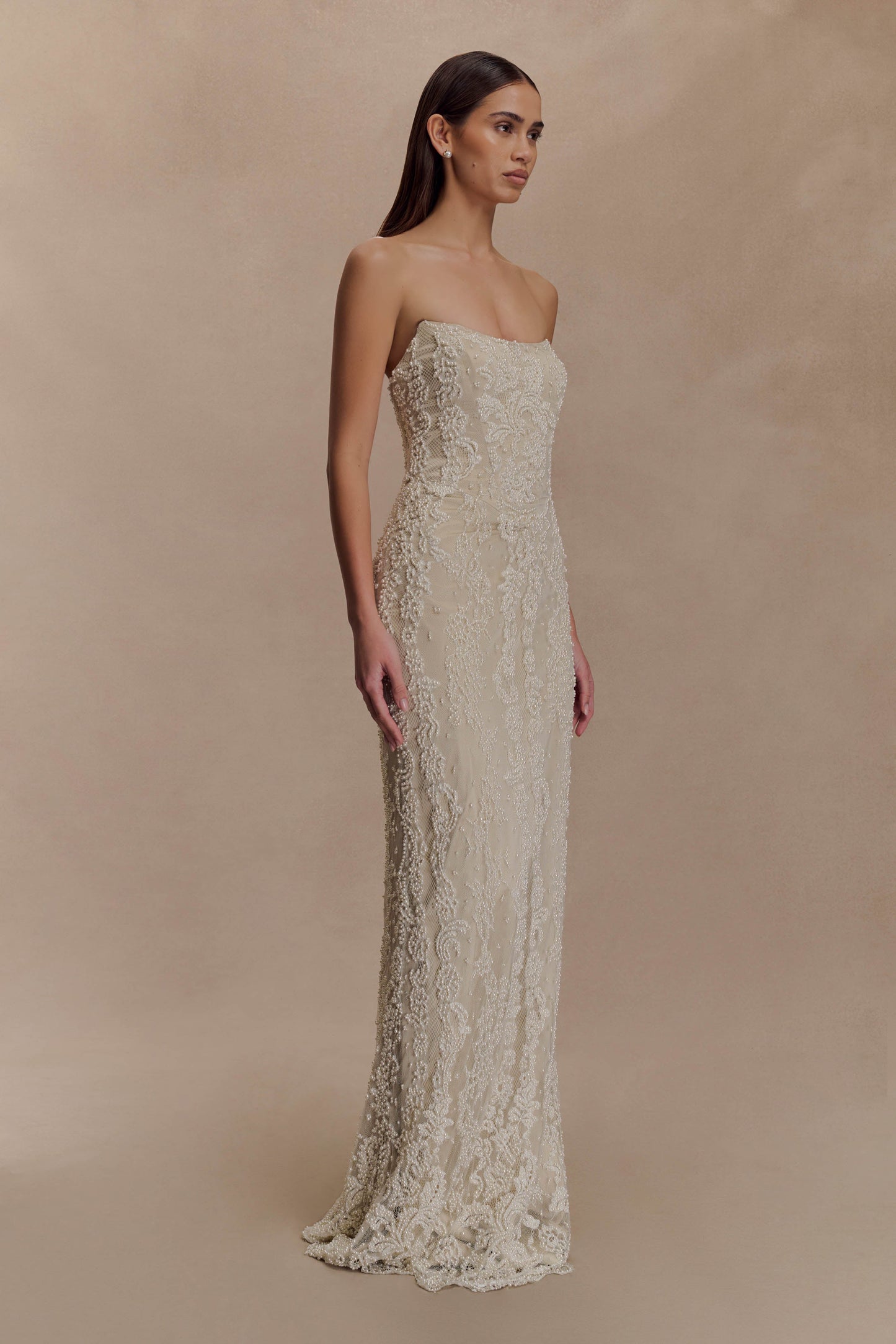 Robe Maxi Eva en Dentelle et Perles Brodées à la Main - Blanche