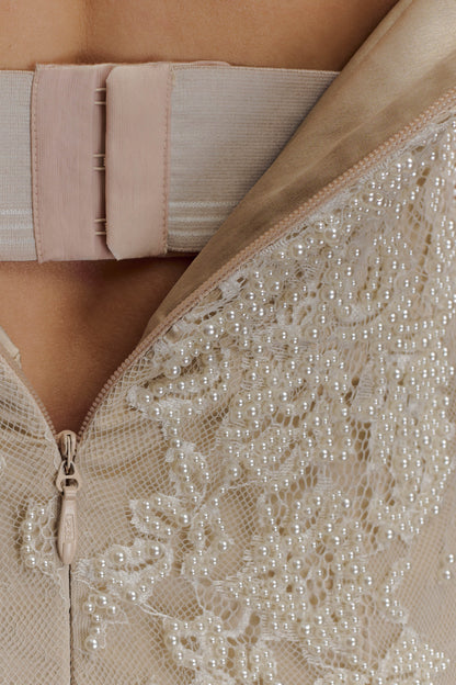 Robe Maxi Eva en Dentelle et Perles Brodées à la Main - Blanche