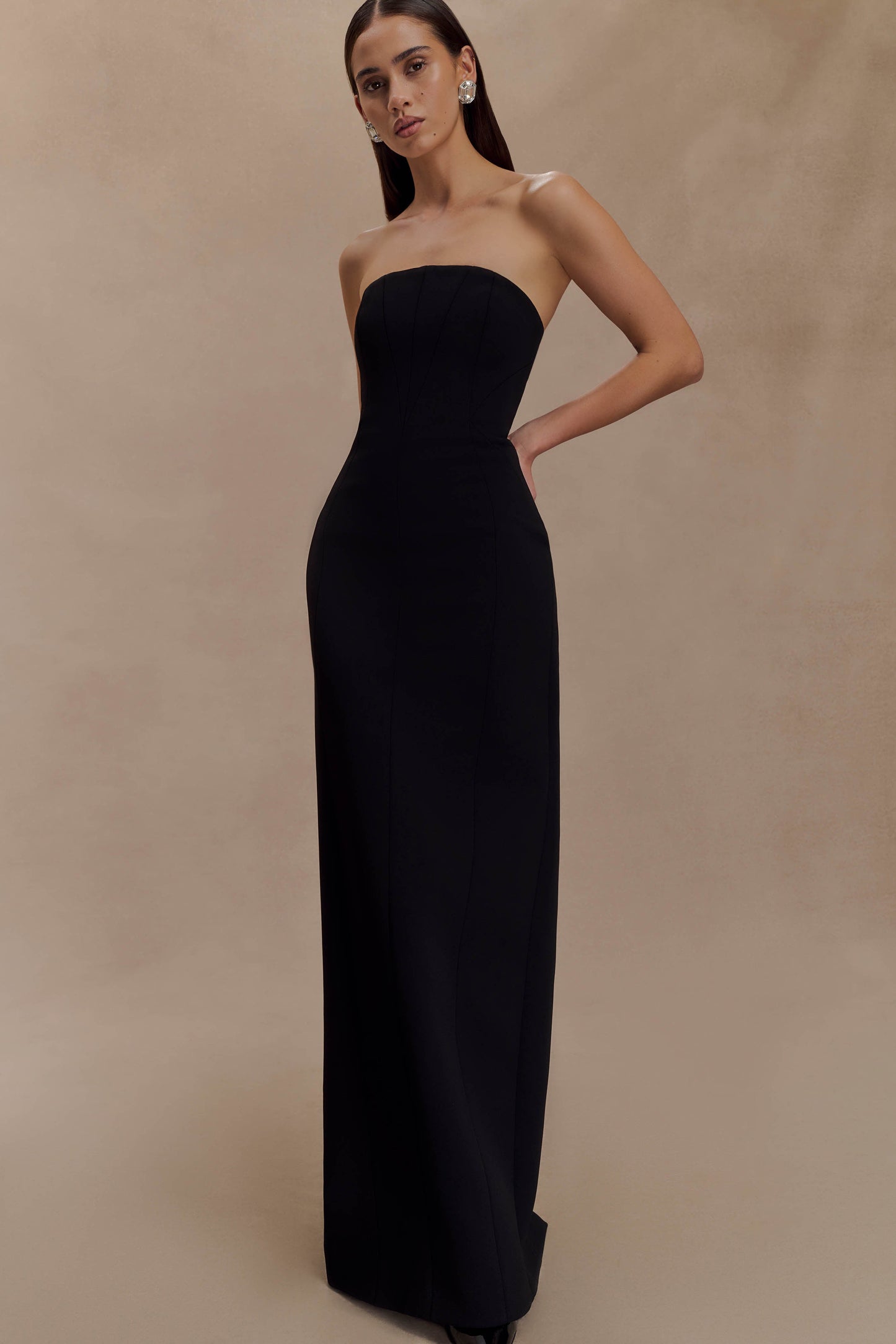 Robe longue Kalila en crêpe sans bretelles - Noire